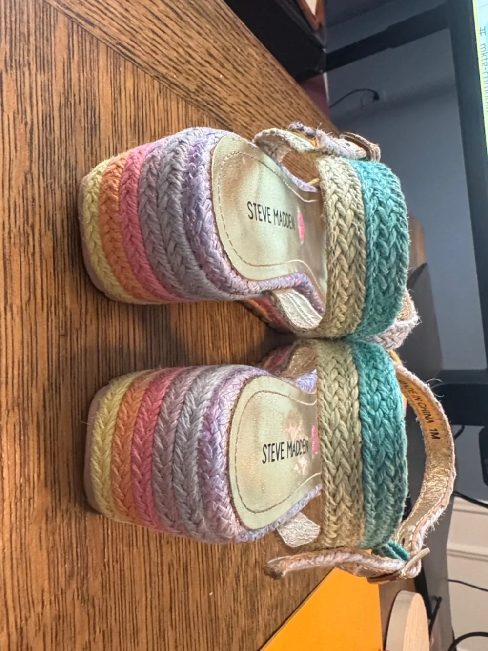 Steve Madden Cleo Rainbow Wedge Sandals Girls 1M